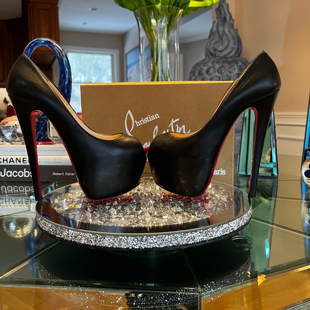 160 Christian Louboutin Highness size 35.5